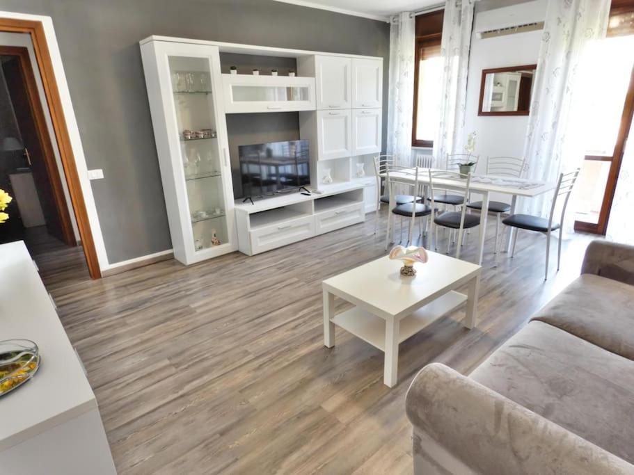 Welcome House Desenzano Center Apartment Desenzano del Garda Exterior photo